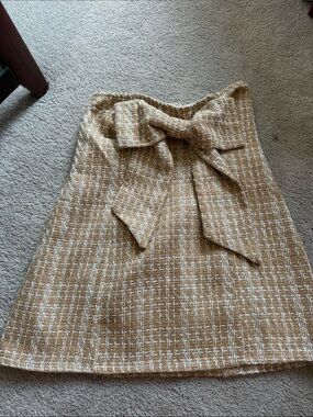 High-Waist Bow-Tie Tweed Skirt in Camel